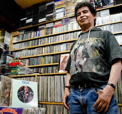 El sastre del metal, José Mortdiscos, es fundador de una de las más importantes discotiendas en Bogotá.