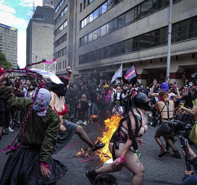 La Contra Marcha