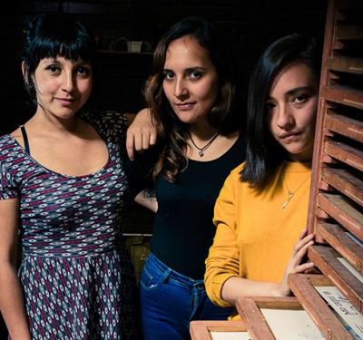 Las Histéricas, el colectivo de mujeres transmiten feminismo a punta de fanzine y serigrafía