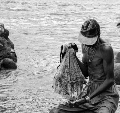 Fotoensayo: Sobre aguas oscuras y agitadas