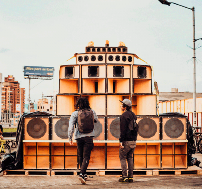 “Nuestra música no desconcentra, potencia el mensaje”: la fuerza social de los sound systems