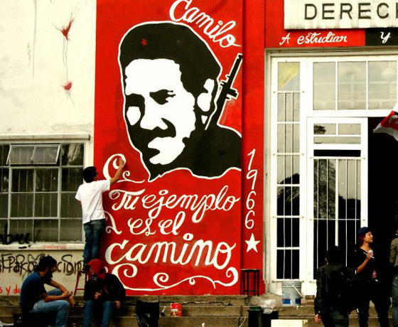 La Nacional celebra la vida de Camilo Torres con dos nuevos libros sobre el cura guerrillero