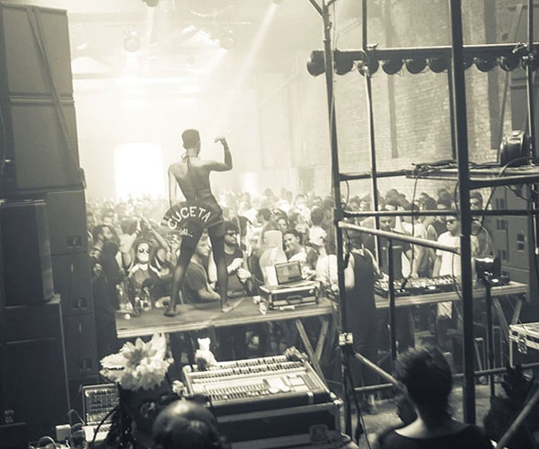 Dj Cashu hace música electrónica como activismo y política 