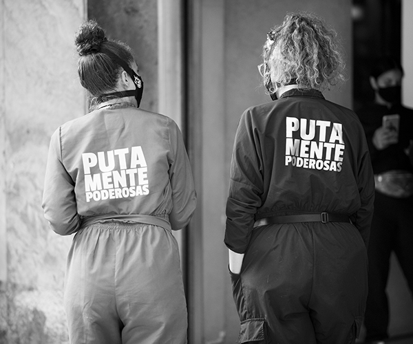 ‘La Tienda del Putas’: una iniciativa para apoyar a las trabajadoras sexuales paisas y verse bien percho en cuarentena