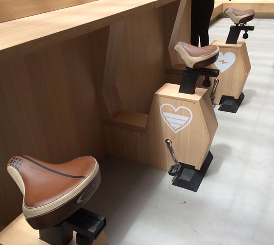 Cargue el celular a pedalazos