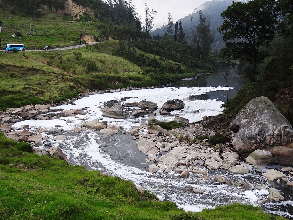 1024px-rio_bogota_tequendama.jpg