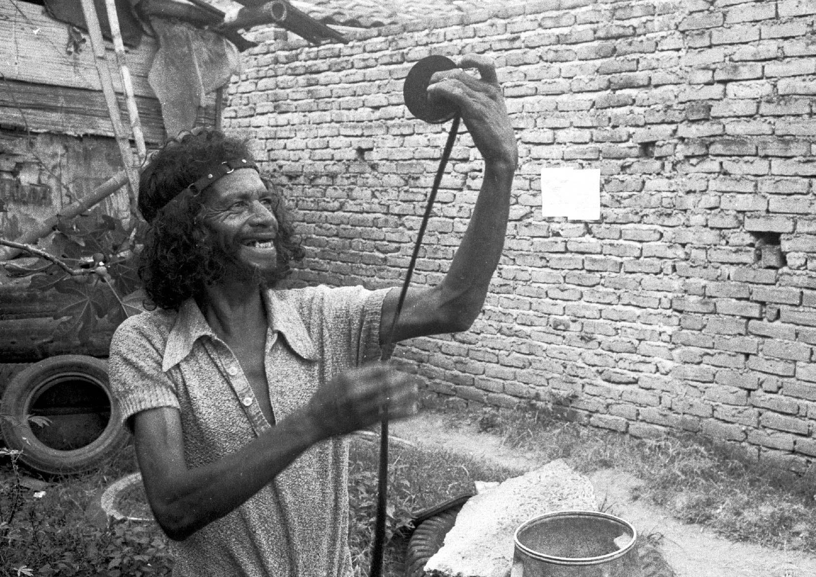 1977-agarrando-pueblo-.jpg