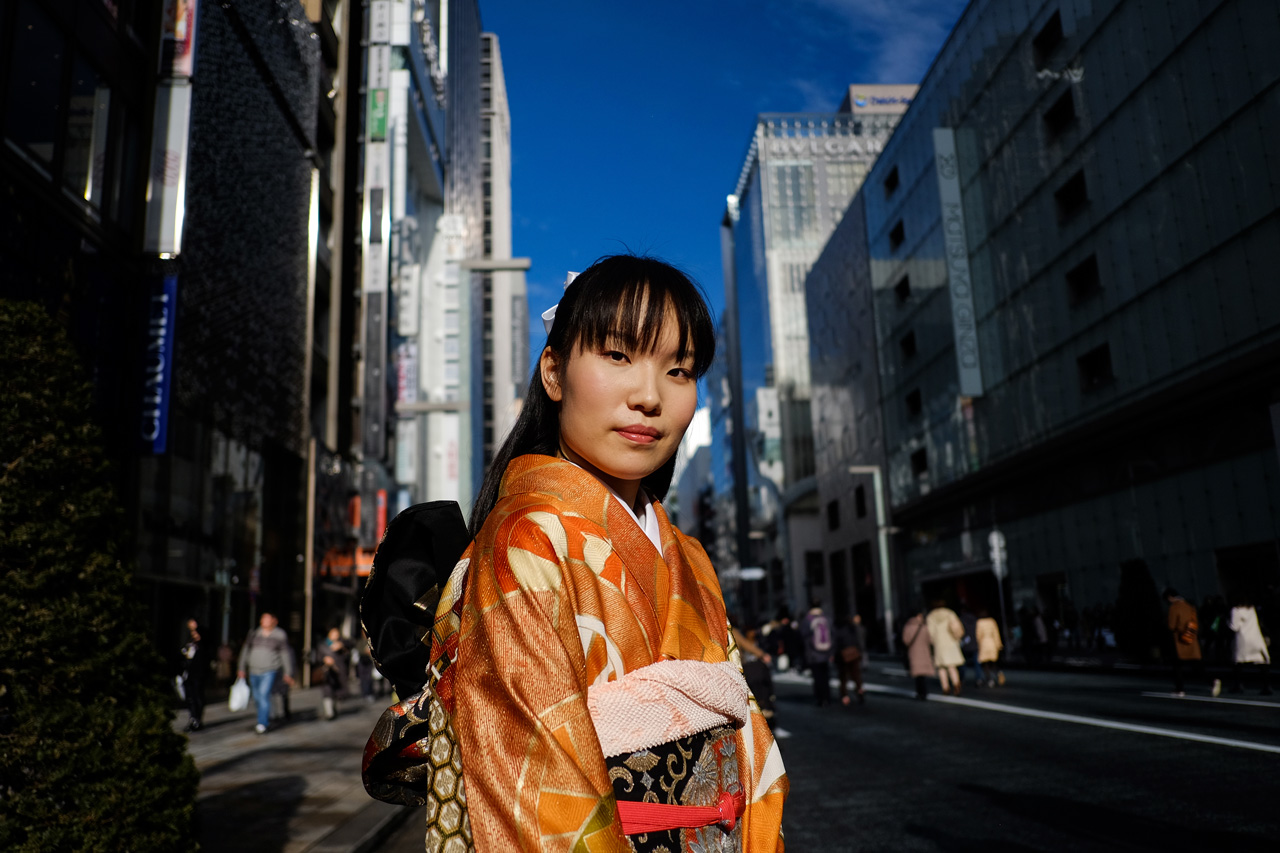 joven-vestida-ritual-paso-adultez-tokio-japon.jpg