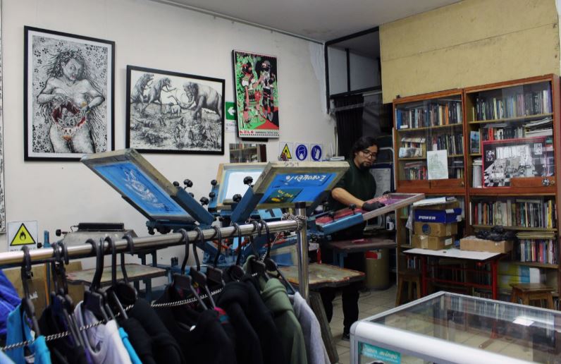 rojinegro_serigrafia.jpg