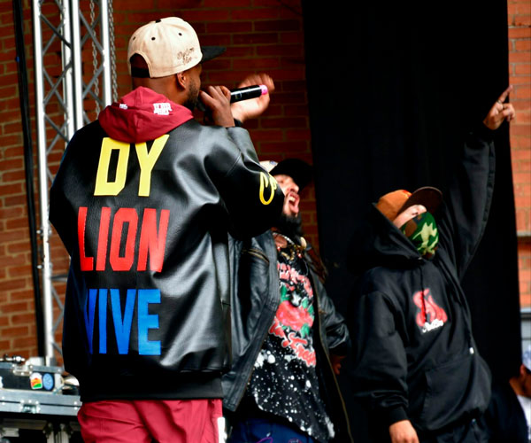 Los asesinatos de Dylan B Lion y Flex en el marco del Paro Nacional han aumentado el número de muertes violentas a las que la comunidad Hip Hop se ha tenido que enfrentar. Hablamos con algunas de las personas cercanas sobre el duelo colectivo y la memoria a través del arte.